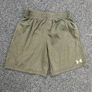 Under Armour boys athletic shorts - size 7
